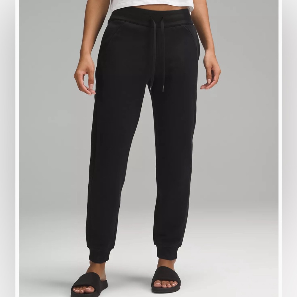 Size 2 Lululemon High-Rise Scuba Jogger